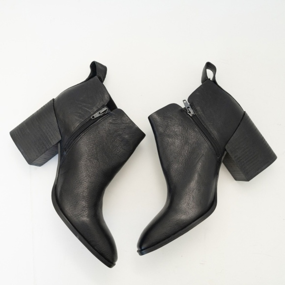 Vionic | New‎ Lyssa Distressed Leather Heeled Ankle Boot - Picture 7 of 14